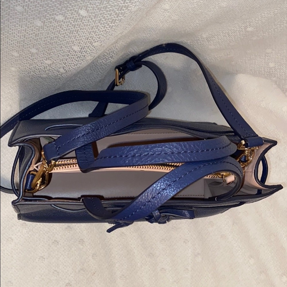 *SOLD* Kate Spade Hayes Street Isobel Crossbody - Picture 5 of 9